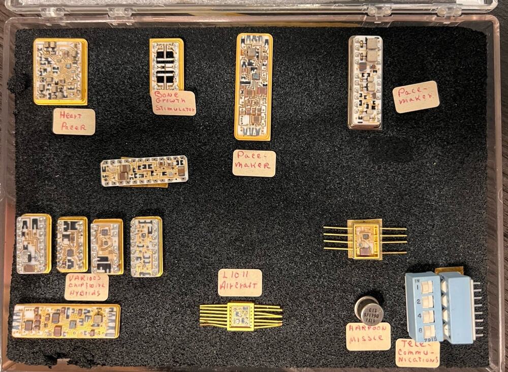 Vintage 1970s Aerospace Military Medical Hybrid Microcircuit Display Lot L1011
